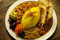 ●日本料理人 松田がつくるスパイスカレー
・4種のあいがけカレー
・デザート
・SHOTOENオリジナルハーブティー
・※月に一度の限定メニューです。