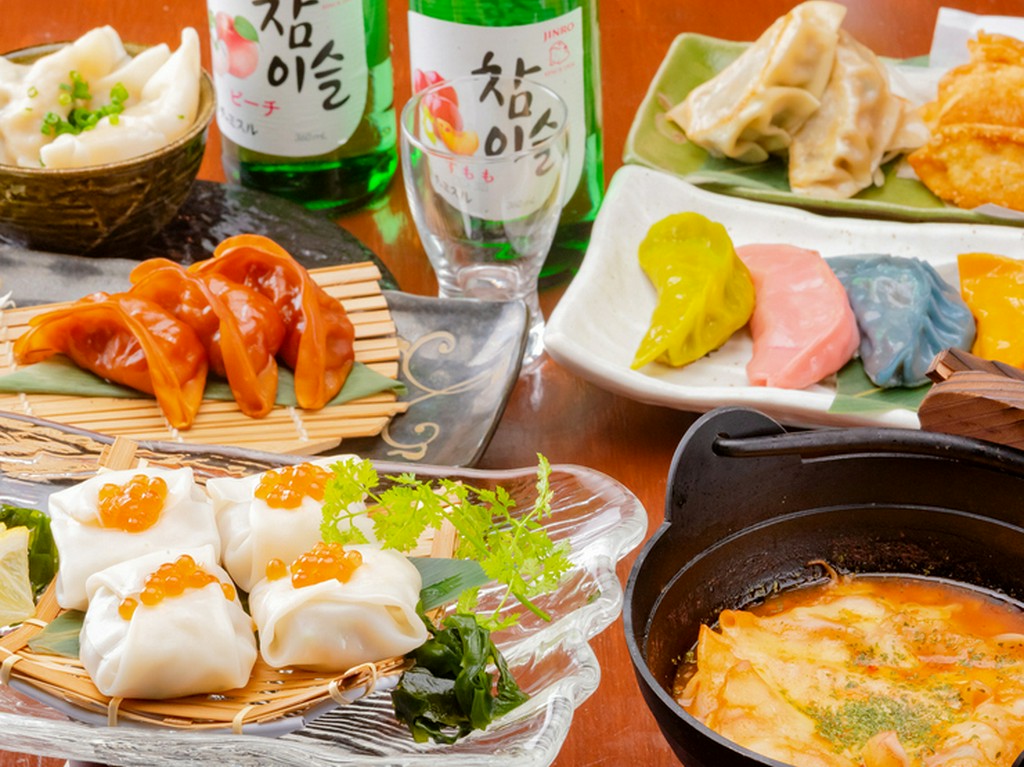 個性豊かな餃子を楽しめる、餃子特化の居酒屋