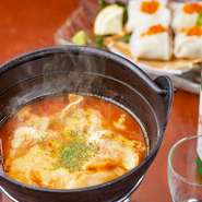 最後の一口までおいしい『トマトトーズ炊き餃子』