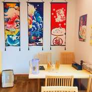 テーブル席は6席（4名～6名×6）ご用意しております。