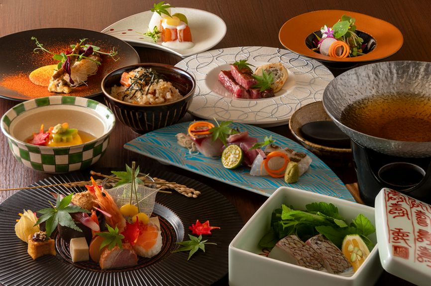 プライベート気分で味わえる個室で料理と空間をご堪能下さい。