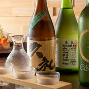 ・南酒造場「南　特別純米　別誂　生酒」
特別に誂えた（あつら）えた特別純米の限定酒。フレッシュな口当たりとキリッとした辛口。高めの酸とキレもあり、春の食中酒としてお勧め。
・西岡酒造「久礼純米吟醸あらばしり」
米の旨みと香りが味わえる辛口の純米吟醸。「あらばしり」と呼ばれるお酒を搾る際の一番フレッシュ部分と、純米吟醸の米の旨みと香りを新鮮なままビン詰めした生酒

各  グラス　850円／徳利　1150円
