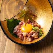 柔らかく低温でじっくりローストした鹿児島産和牛をユッケにしました‼︎甘めのタレと卵黄を絡めてお召し上がりください‼︎