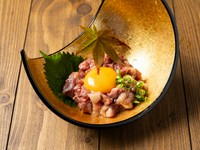 柔らかく低温でじっくりローストした鹿児島産和牛をユッケにしました‼︎甘めのタレと卵黄を絡めてお召し上がりください‼︎