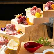 ザブトン、リブ芯など5種類の希少部位が楽しめるメニュー。宮崎県産や鹿児島県産などの激選した黒毛和牛のなかから、その時々で良いものが厳選されています。量は大体2人前から。