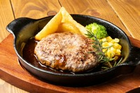 仙台牛の挽肉！肉汁が他のハンバーグと比べものにならない！！とてもおすすめのランチです。
