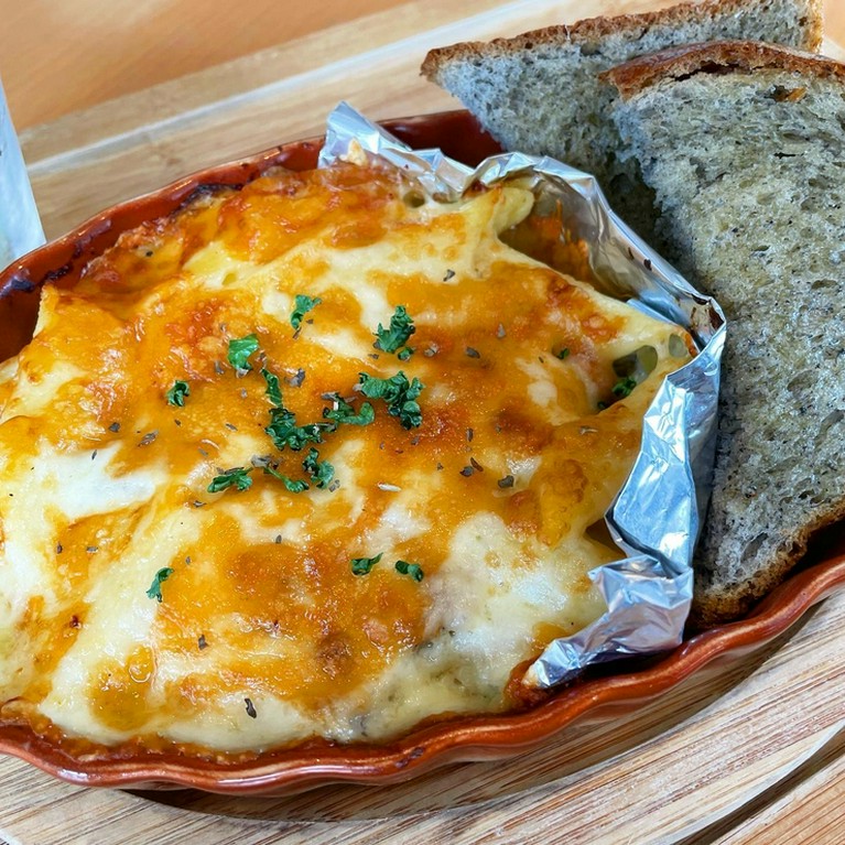 チキンとキノコの熱々グラタン