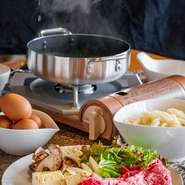 EM卵使い放題！！
レインボーテラスオリジナルの発酵香味醤油ベーススープのすき焼き！！
