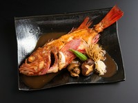 ゐ乃上名物オホーツク海一本釣りきんきの煮付けが入ったコースとなります。
当店ではこだわりのきんきを使っているため当日の御注文の場合お受けすることが出来ない場合がございます。
お飲み物は別料金になります。