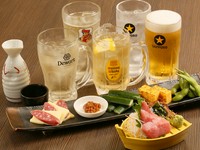 一人飲みにおすすめの一品。つまみ6点に飲み物が1杯付いた『晩酌セット』