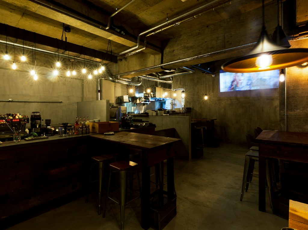 2人の大切なひとときを包んでくれる、落ち着いた大人空間