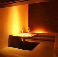 【KICHIRI 河原町】では、様々なタイプの個室をご用意。半個室、完全個室をご用意してプライベート空間でお食事をお楽しみ頂けます。