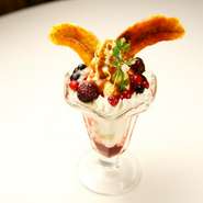 デザートは豊富なラインナップをご用意いたしました！
他にもお洒落なカクテル（ノンアルもございます）もございますので、インスタ映え間違いなしです♪