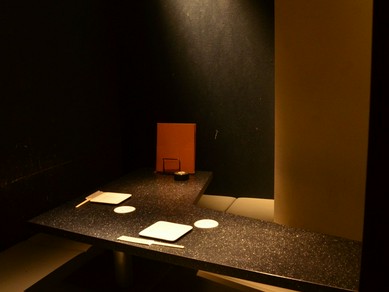 2名から予約可能な半個室と大きな完全個室も