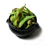 国産丸大豆を使用し、昔ながらの濃厚かつあっさりとした大豆本来の風味が味わえます。金胡麻の豊かな香りとご一緒に。