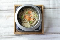 きのことサーモンをふんだんに使用。醤油バターの香りが食欲をそそります。