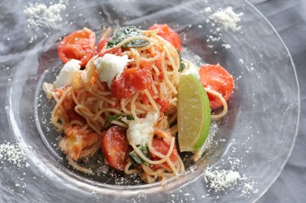 フレッシュモッツァレラの冷製カッペリーニ