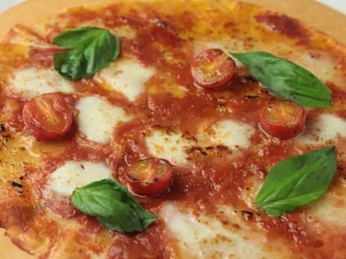 水牛モッツァレラの濃厚マルゲリータピッツァ
