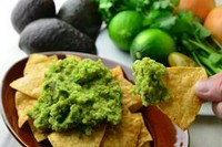 濃厚なアボカド、ハラペーニョ、ライム、各種スパイスでメキシカンテイストで仕上げた総料理長イチオシのサラダです。