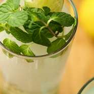 瓶ビール、各種カクテル、ハイボール、日本酒までお楽しみいただける飲み放題付きのコースプランが御座います。

