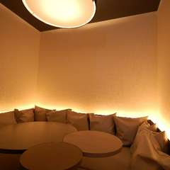 和様式美モダンスタイルの店内で、こだわりの料理で特別なひと時