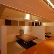 【KICHIRI 阪急茨木】では、様々なタイプの個室をご用意。半個室、完全個室をご用意してプライベート空間でお食事をお楽しみ頂けます。