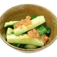 紀州南高梅の爽やかな酸味ときゅうりのパリパリ感がヤミツキに。