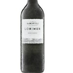 レッドチェリーとカシスの風味が綺麗な層を成し、しなやかなタンニンが果実味とオークの風味に溶け込んで、味わいのバランスを取っています。