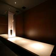 様々なタイプの個室で。接待のご利用にも