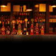 通常のソーダハイボールは、強炭酸サーバーのハイボールで。
人気のジンジャーハイ・コークハイももちろんあります。
ウイスキーの種類が豊富にあるので、
お好みのウイスキーを見つけてお楽しみください