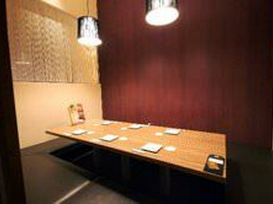 ゆったり完全個室のお席ご用意しております