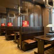 和牛・特選和牛など、ワンランク上の女子会を楽しみたい方に最適。会話の合間に手が伸びるサイドメニューも豊富に揃っています。半個室席や男女別々のお手洗いなど過ごしやすい空間づくりにもこだわっているそう。