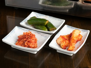 手づくりで日々漬け込んでいる『自家製キムチ』