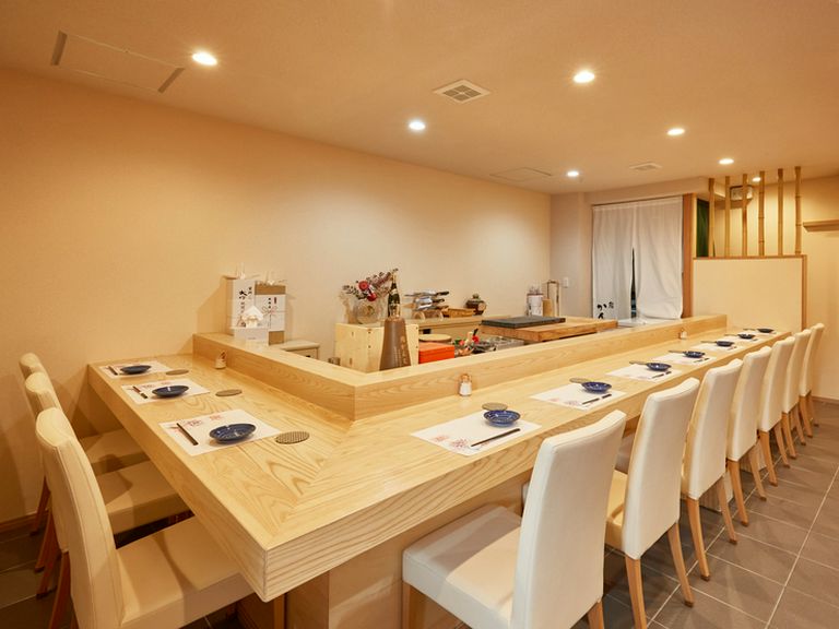 気負わず、かしこまらず。本格寿司を堪能できる人気店