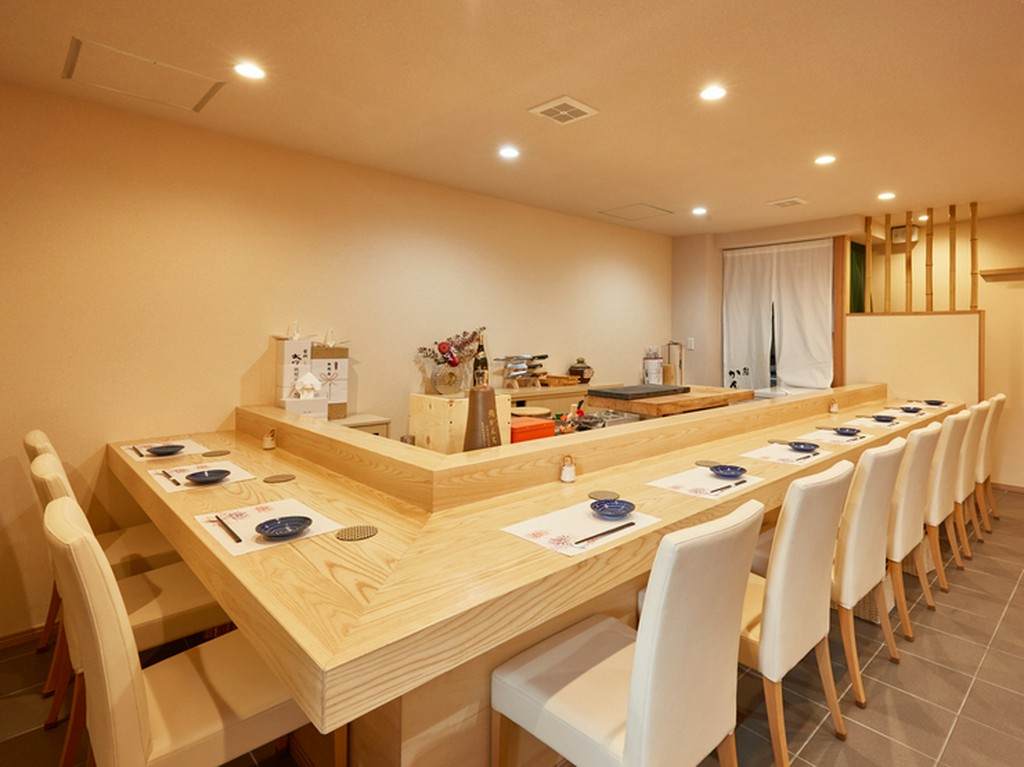 気負わず、かしこまらず。本格寿司を堪能できる人気店