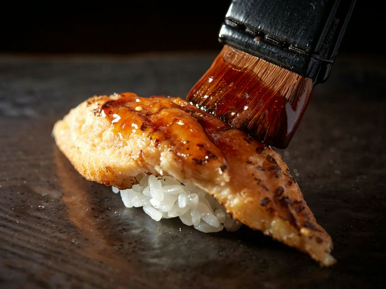 肉厚のアナゴをふっくらと炊き上げる『煮穴子』