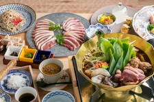 和歌山県産「紀州鴨」とフランス産「マグレ・ド・カナール」の2種類の鴨肉