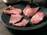 味わい、香り、見た目。最上牛の魅力を堪能できる『厳選盛り4部位』