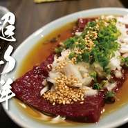 もともと、生食用として販売していたレバー。生食ができなくなってしまった以降も、同じ品質のものを「焼き用」として提供。どのような状況下でも、変わらない品質を守り続けます。
※スタッフまでお問合せ下さい 

