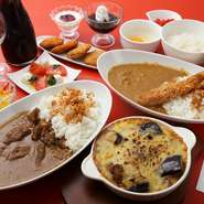 料理につかわれる食材は、時間をかけて厳選、こだわり抜いた安全安心なものばかり。数種類のスパイスをブレンドし完成させたオリジナルカレーや卵、米など、小さいお子さまやご年配の方にも安心です。