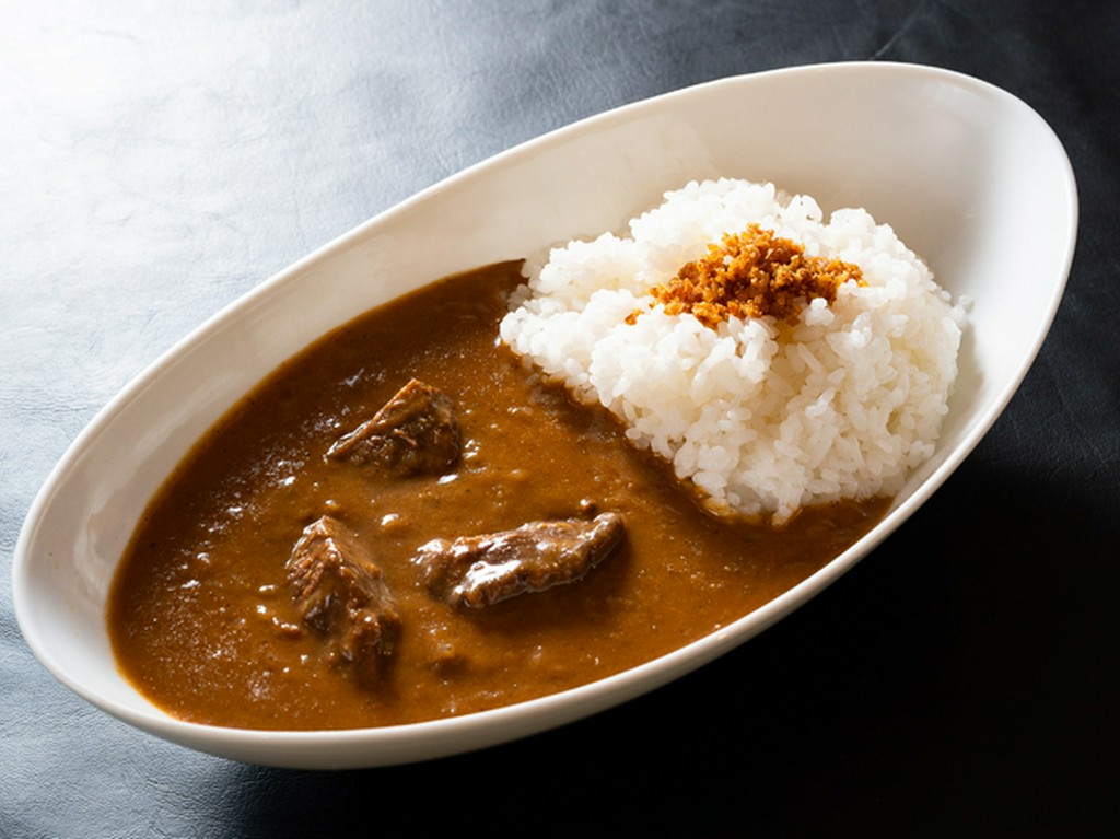 素材の旨味が凝縮された絶品カレー。じっくり煮込んだ味わい深い『牛タンカレー』