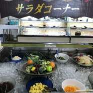 肉だけでなくバランス良くさまざまなメニューあり。