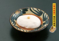 女性に大人気のピーナッツ豆腐。
胡麻豆腐にも似ています。
