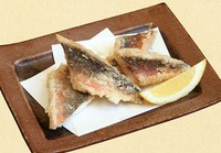 沖縄の魚といえばグルクン！シークヮーサーポン酢でどうぞ！！