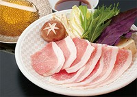 あぐー豚しゃぶしゃぶ　彩り野菜添え