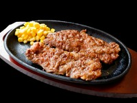 程よく脂が乗り、柔らかくコクのある味わいに仕上がったステーキです。
※焼き加減は選べません。

150g=1,485円
200g=1,848円
300g=2,728円
400g=3,608円