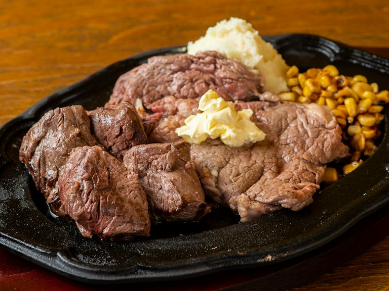 やわらかく肉汁溢れる米国産「ブラックアンガス牛」