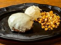 (トッピング:チーズ)
※当店のハンバーグには豚肉が使用されています