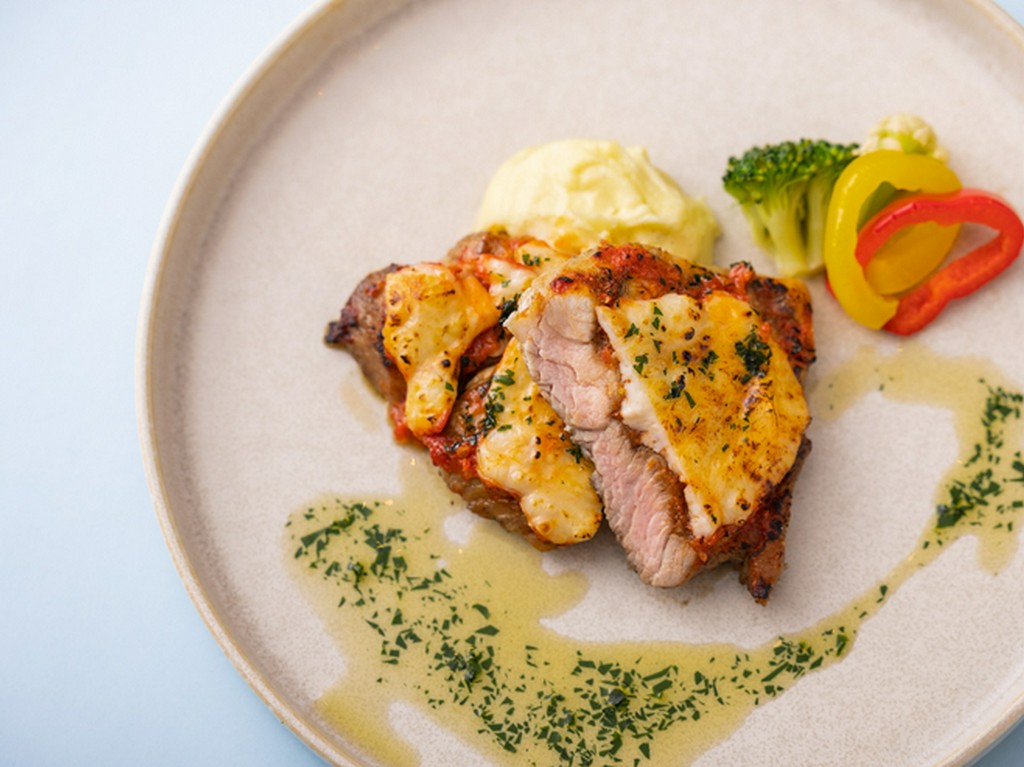 選べるメインディッシュ Buffet付き　（平日/FREE・土日祝/90分制)