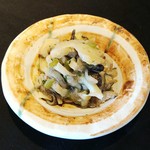 ビールによく合う居酒屋定番の逸品。お好みでレモンを絞ってお召し上がりください。